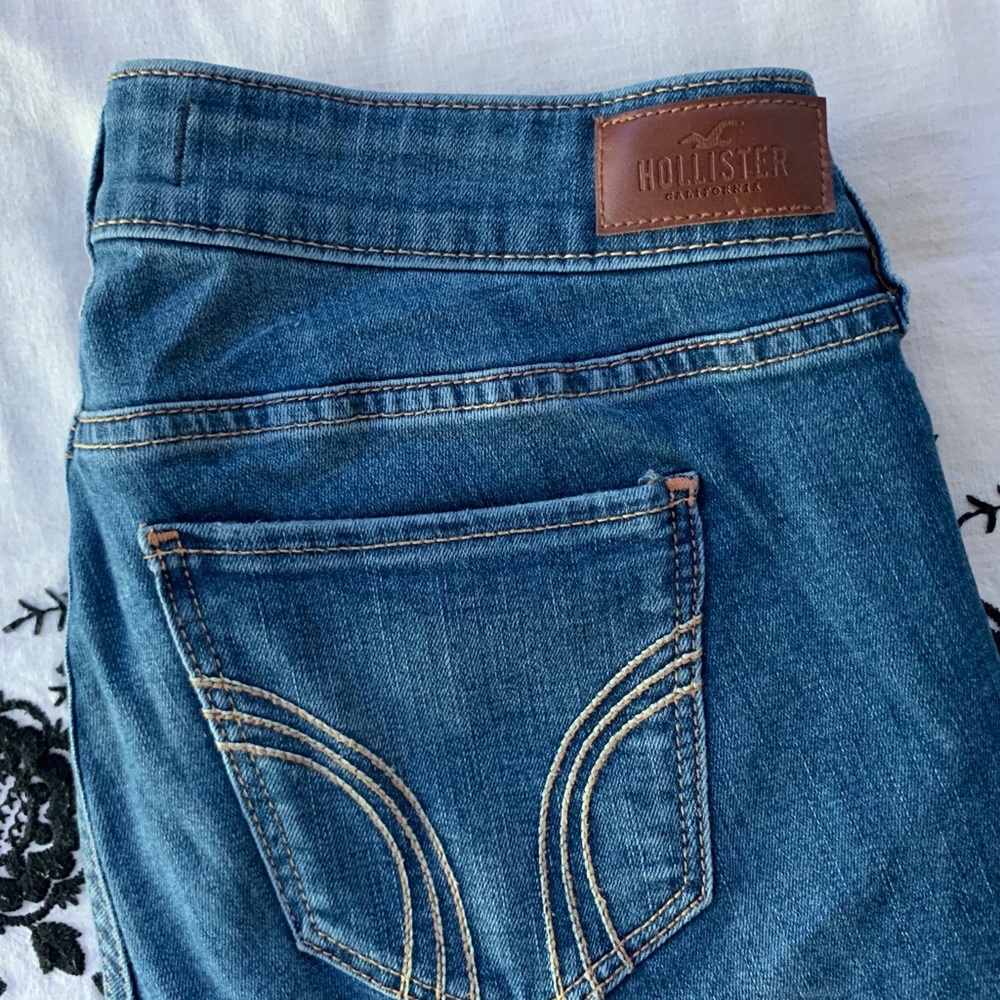 Hollister Distressed Low Rise Boot Size 9R W29 L32